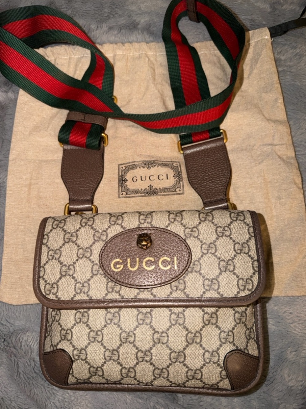 Preloved Gucci supreme Brown Monogram Crossbody with Green & Red Web Strap.